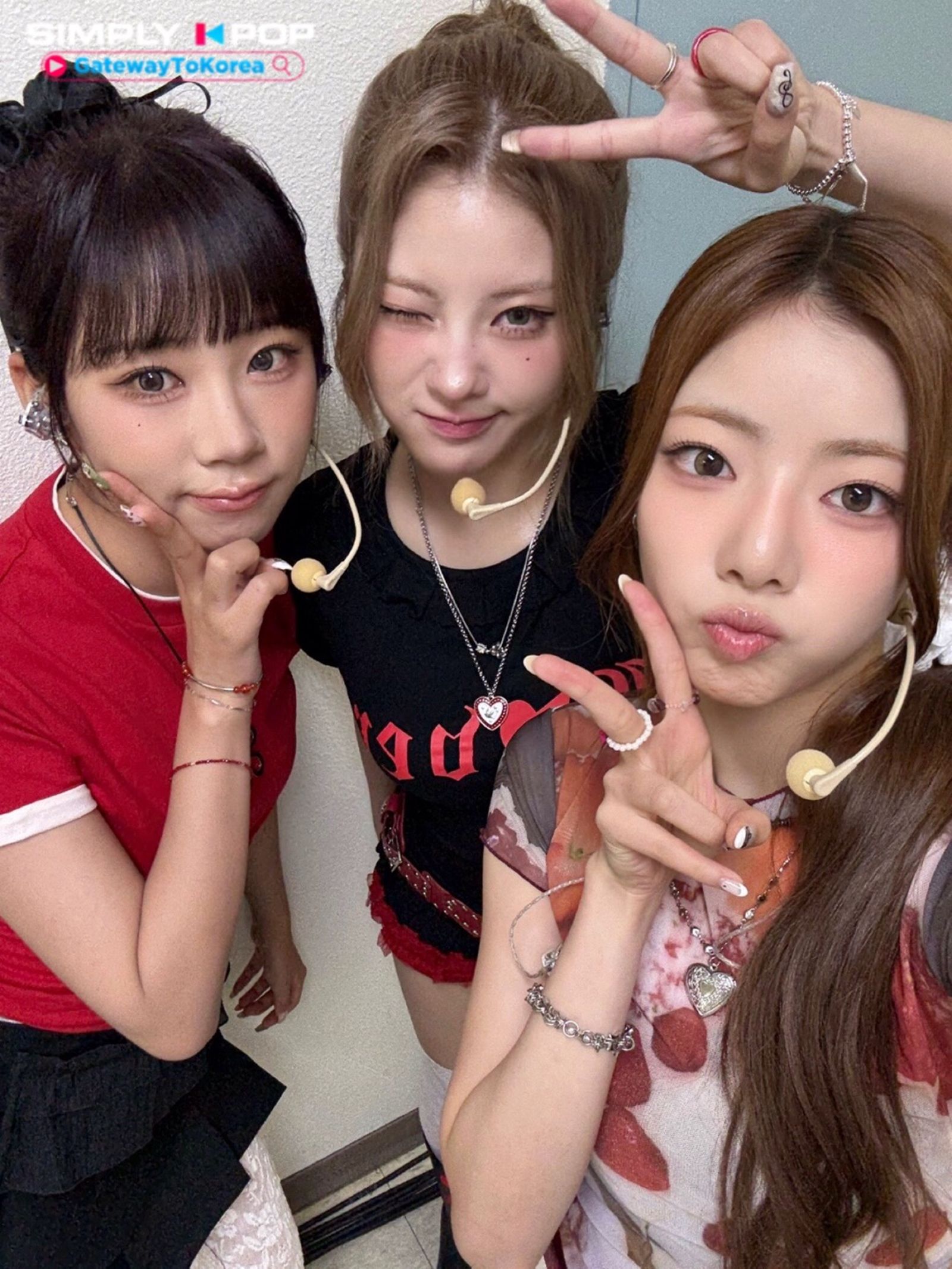 Dosie(左起)、Chaein、羅高恩。翻攝X @SIMPLY K-POP