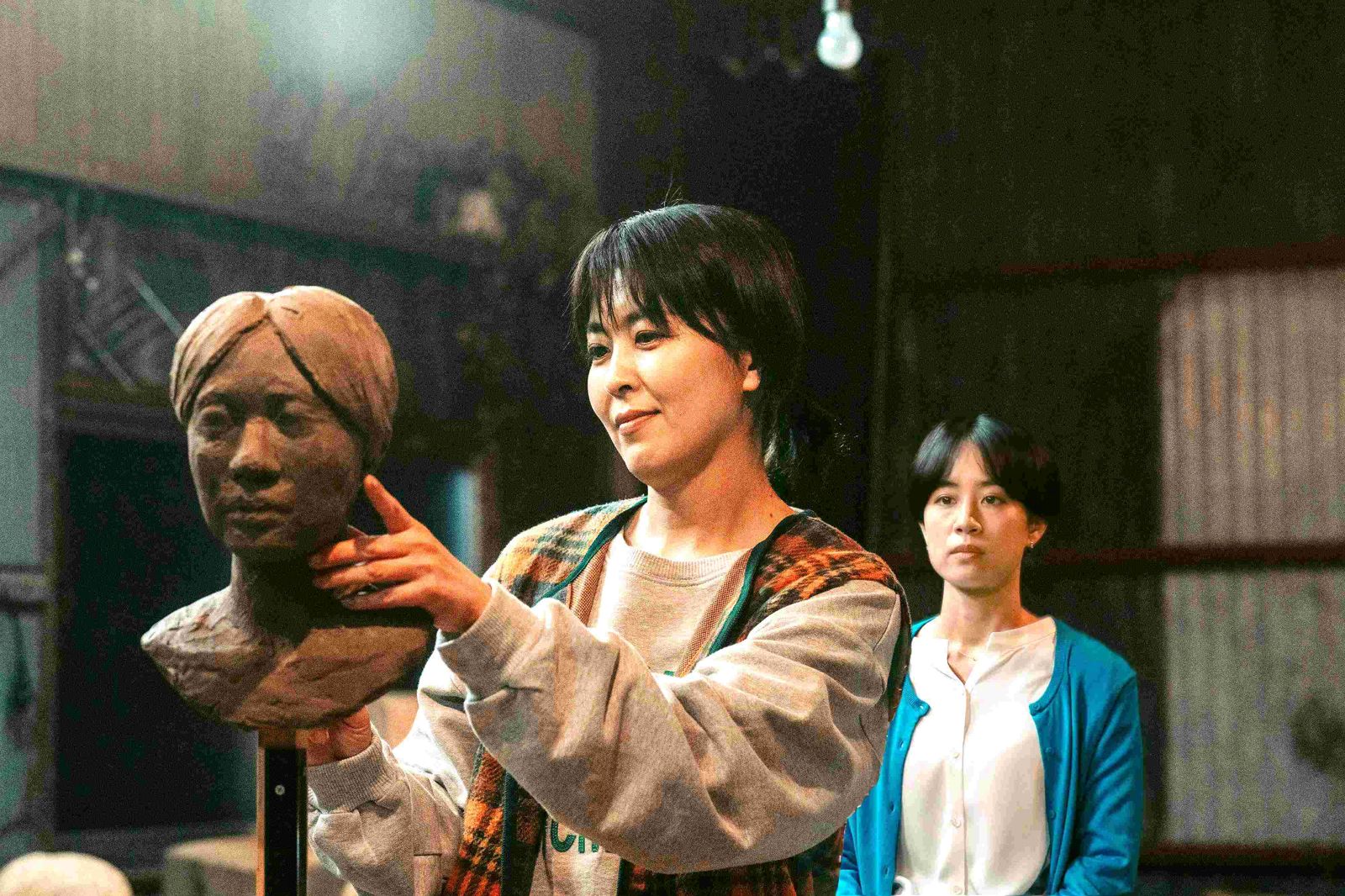 坎城紅毯驚喜!日本名導新片突播台灣歌 48歲「日劇女神」松隆子哼唱〈天黑黑〉