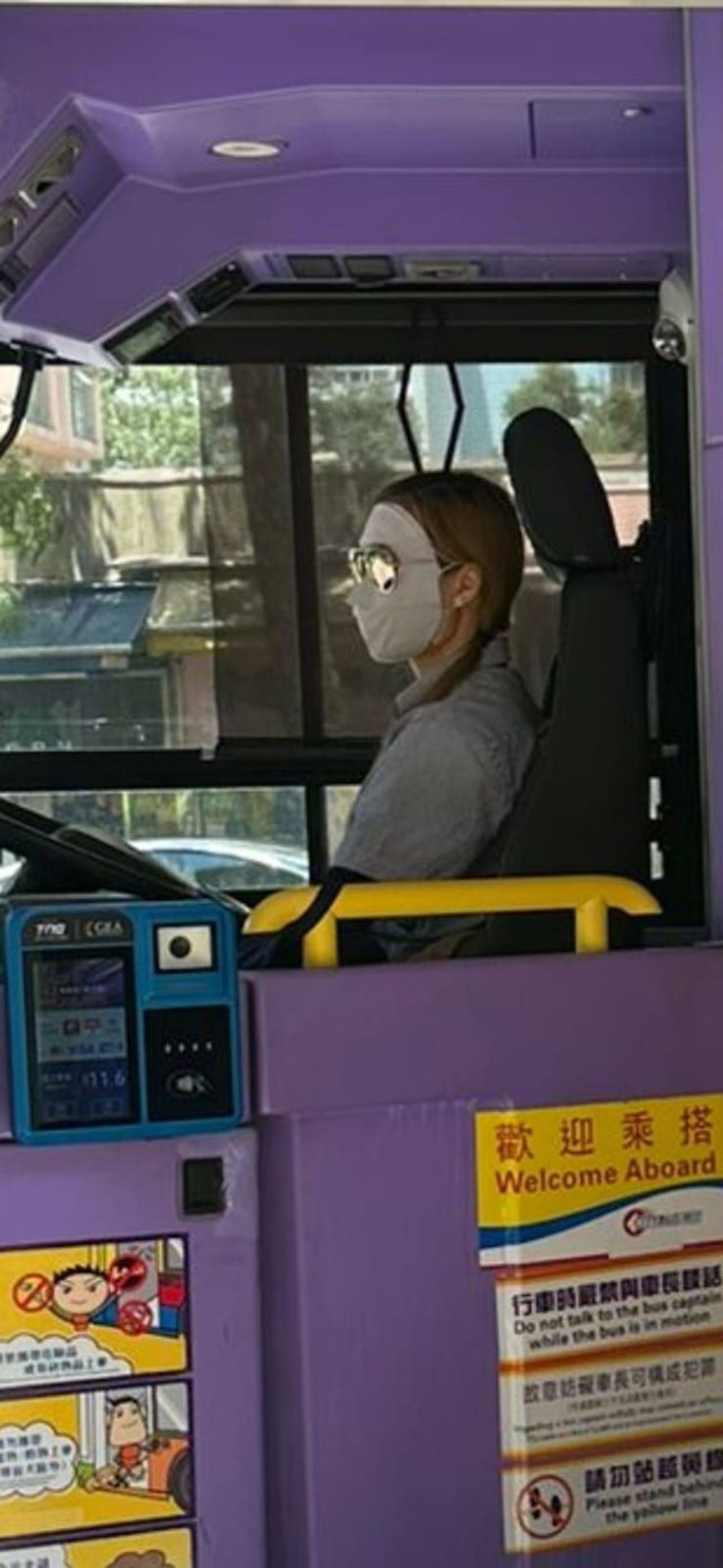 網友認為，如果不妨礙開車，這樣打扮也無妨。圖／翻自《香港01》