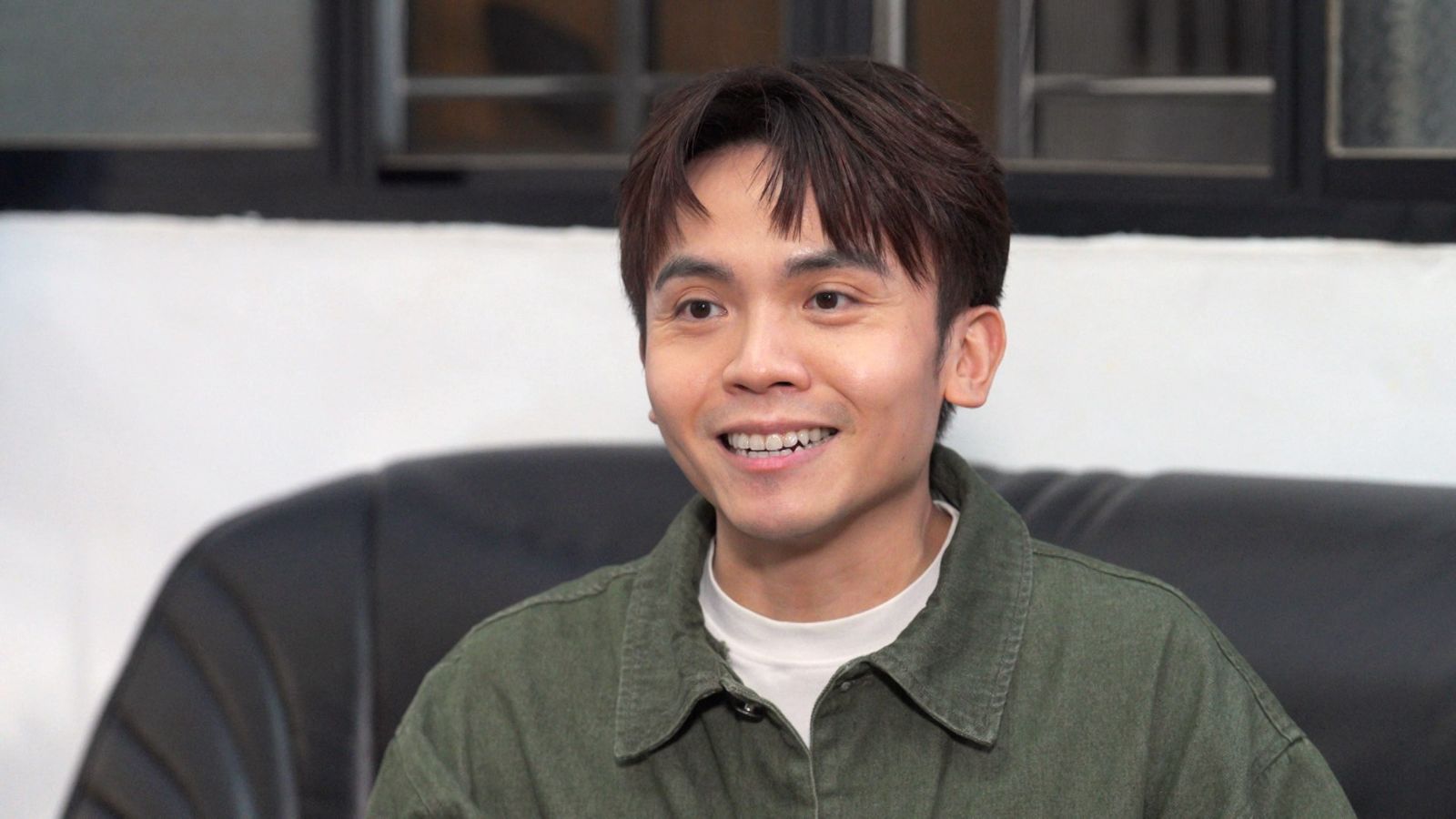 黃豪平爆料家中的毛寵意外讓嚴父形象大反轉。公共電視提供