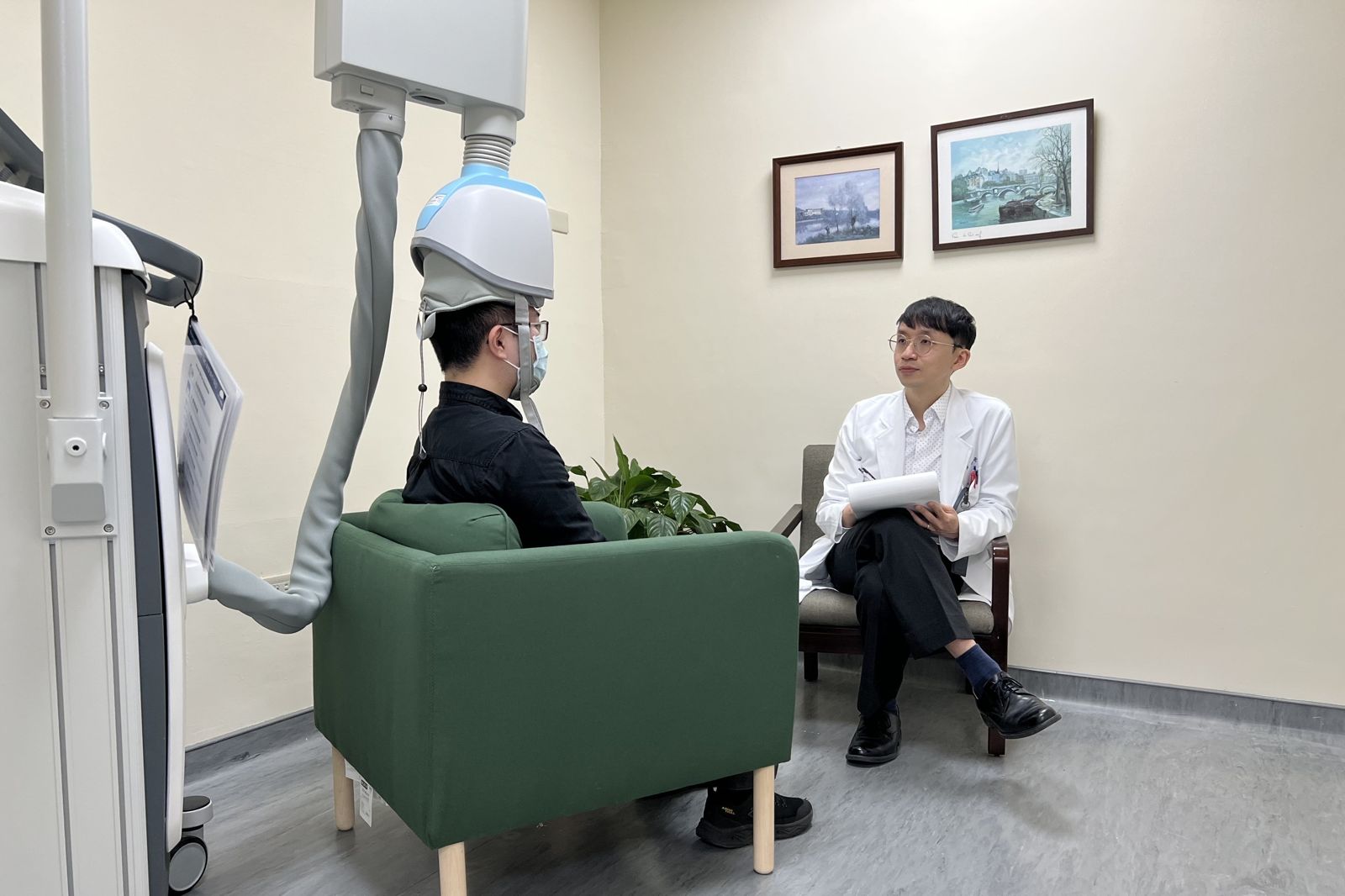 一年吃掉10億顆安眠藥！醫揭失眠新療法「經顱磁刺激」免吃藥