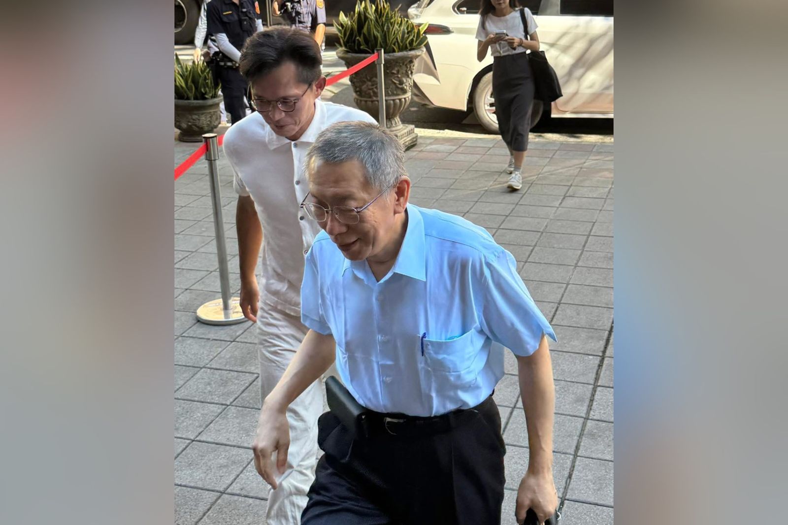 被爆遭黃國昌跟監!柯文哲PO照片幽默自嘲:偶居然真的被跟了