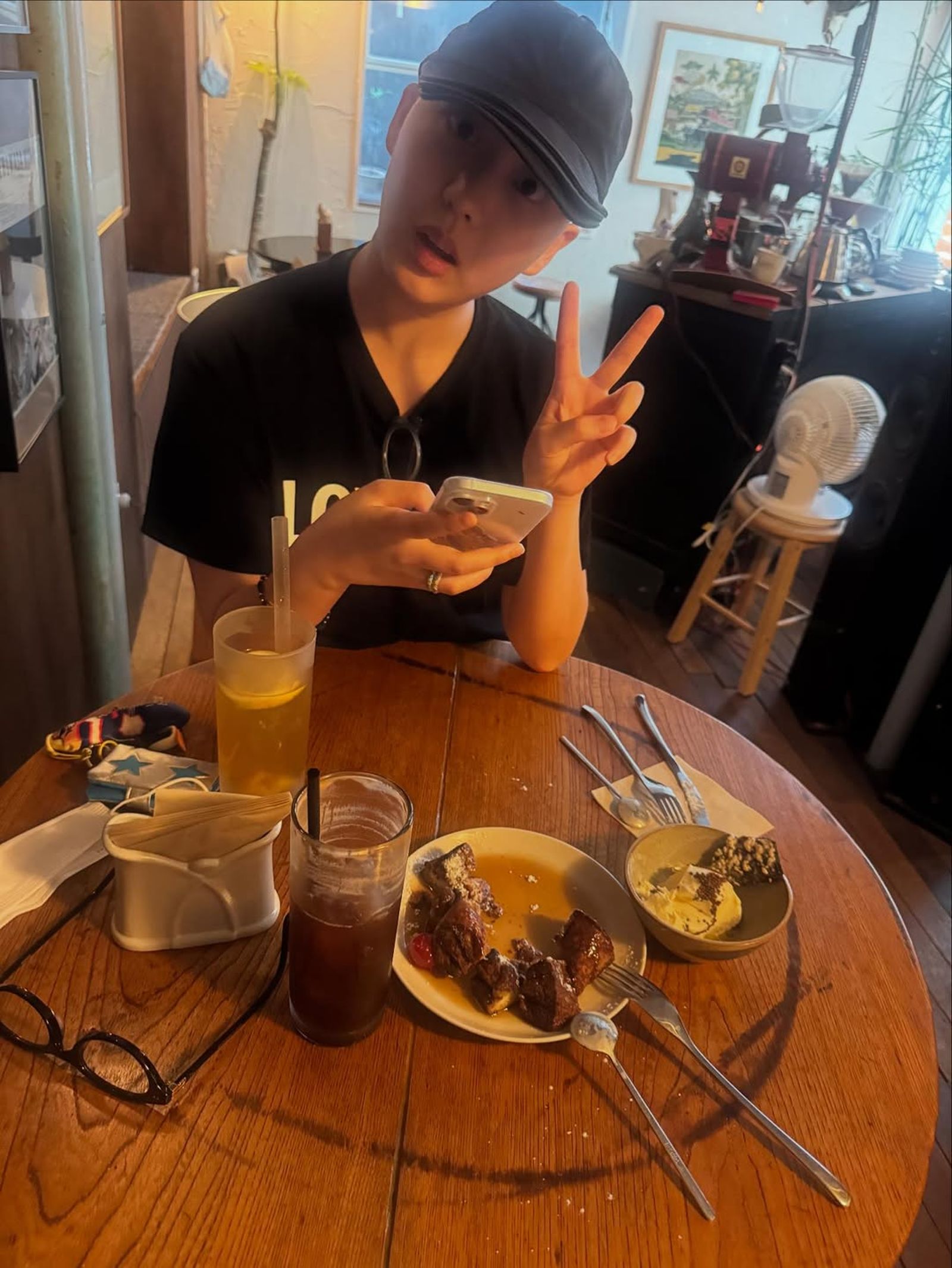 柳志原坦言掉髮、發胖等副作用，讓偶像出身的她，一度害怕他人目光。翻攝IG@azureoone