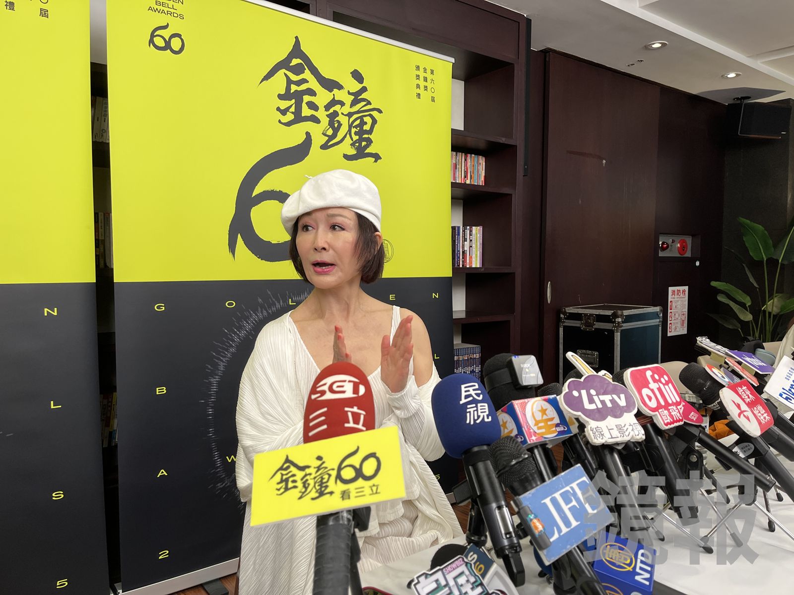 潘迎紫穿一席三宅一生還小露香肩。劉慧茹攝