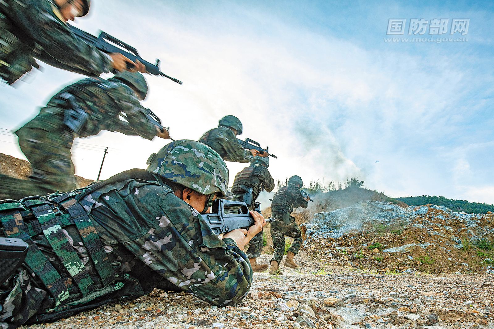 中共的傳統強調黨指揮槍，因為槍才是權力的根本保障。圖／中國國防部官網