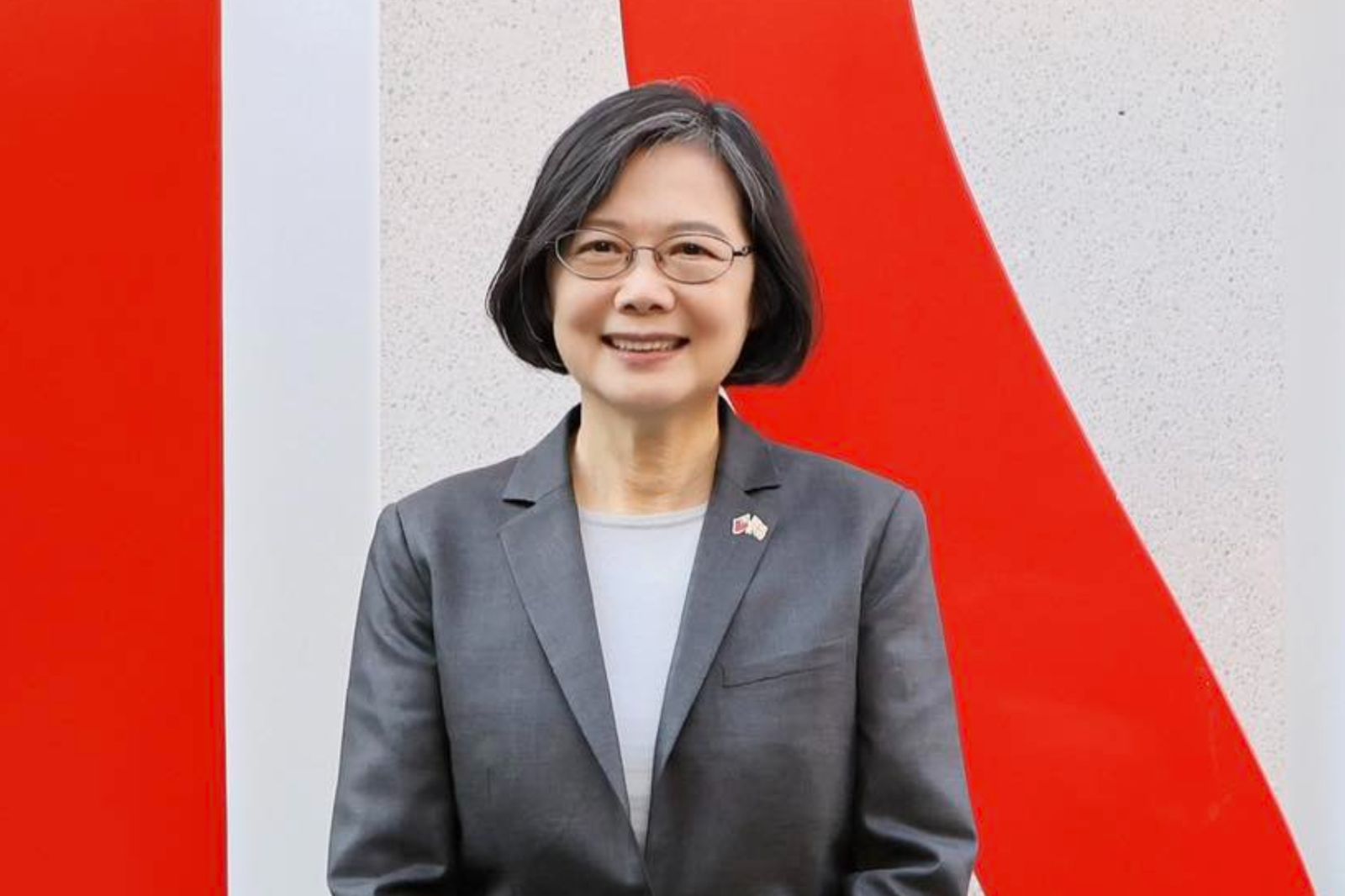 為年金改革發聲 蔡英文籲別半途而廢:把問題丟給後代不負責任