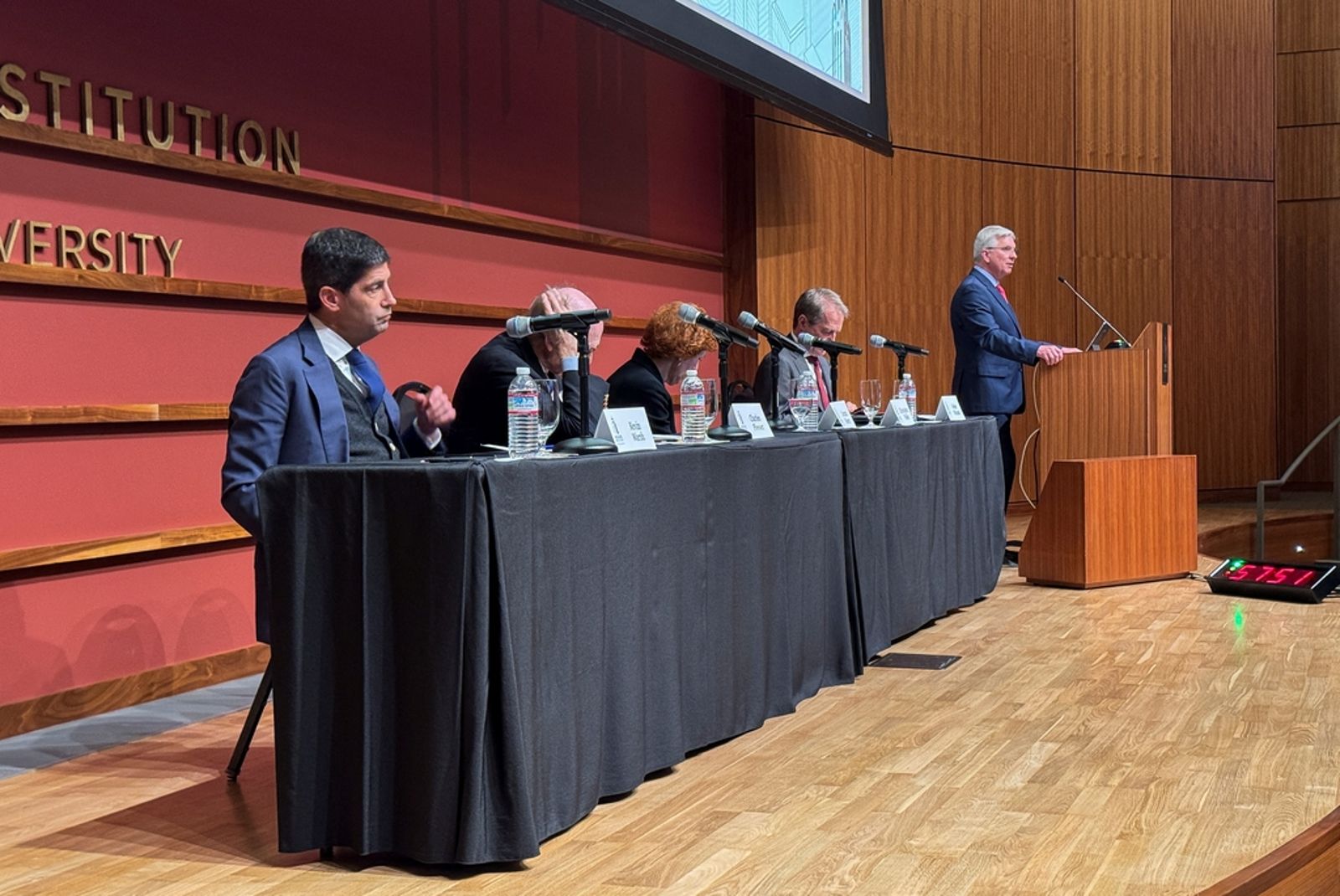 去年5月，在史丹佛大學胡佛研究所，Kevin Warsh指出，聯準會將通膨歸咎給外部因素，實在是自損信譽。圖／東方IC