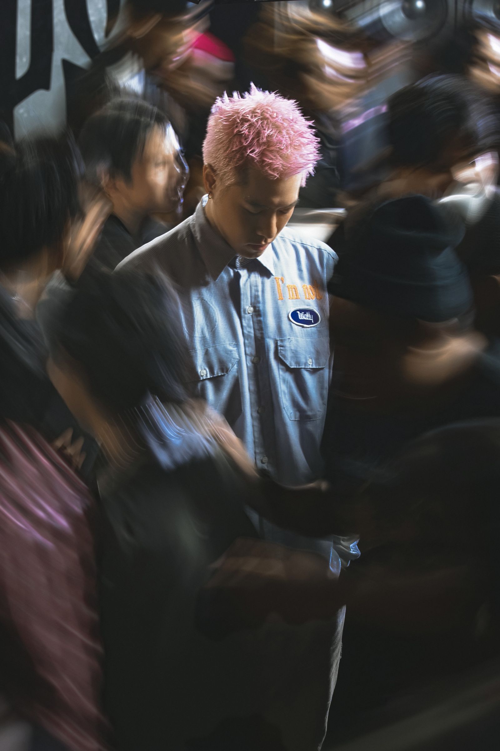周湯豪推出新歌〈FLAMES〉。環球音樂提供