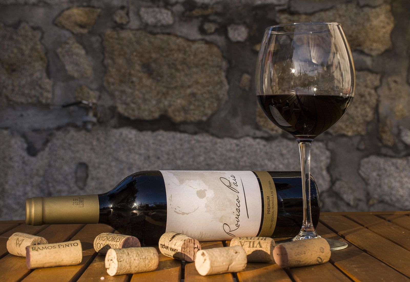 混酒喝會更容易宿醉。示意圖／翻攝自免費圖庫pixabay