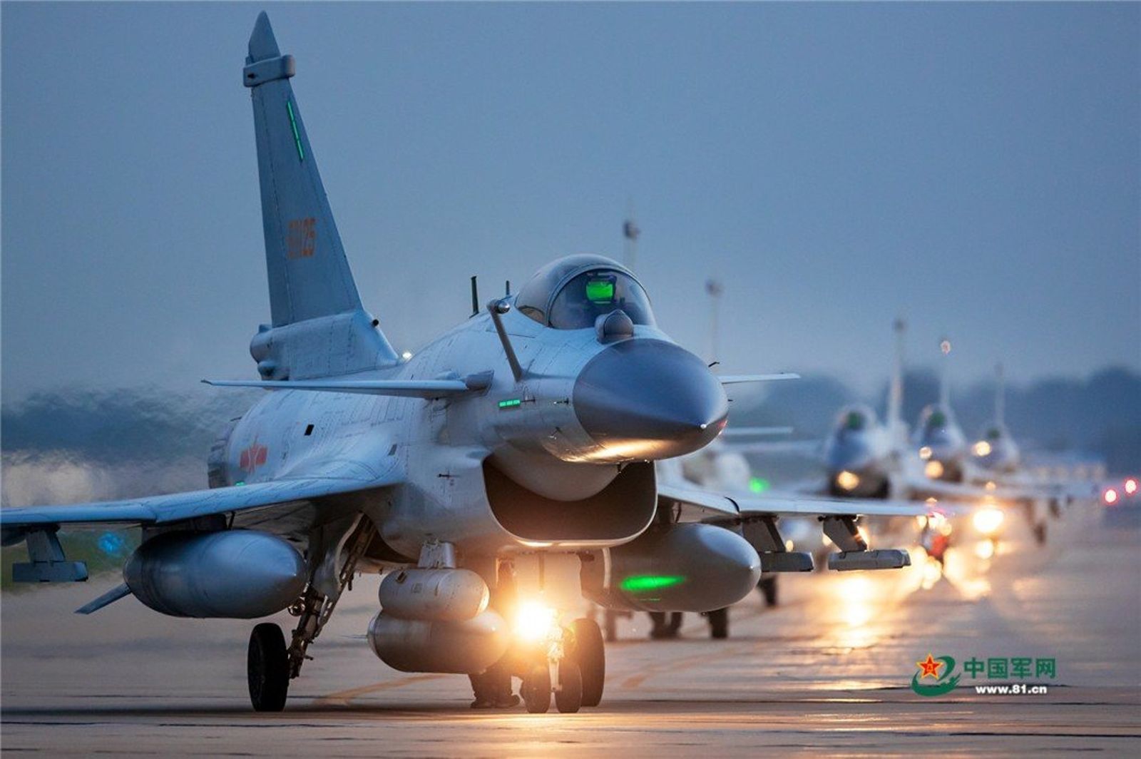 殲-10戰機是「小步快跑」下的典型產品。圖片翻攝自中國軍網