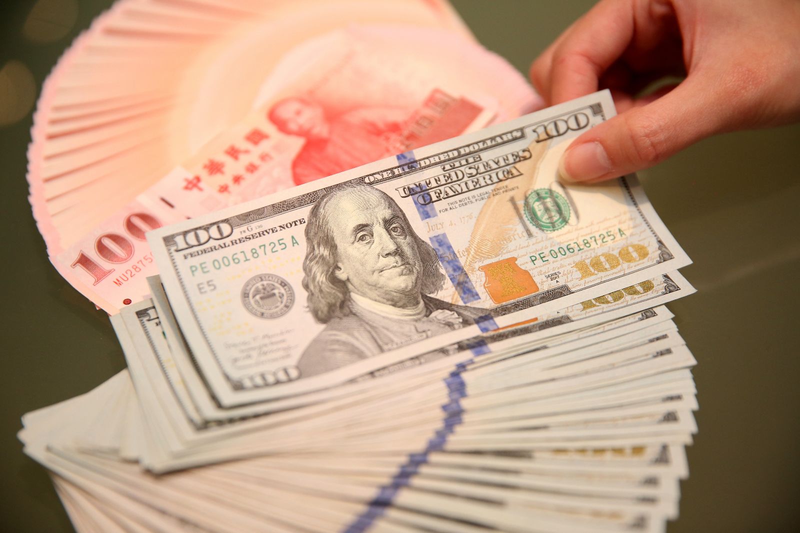 新台幣瘋狂升值！財金專家擔心80年代慘劇重演：歷史就擺在那裡