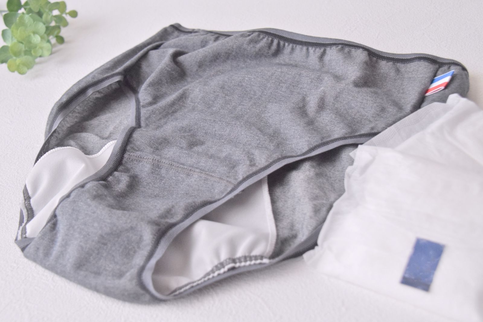 內褲有糞便殘留！醫示警「洗過也沒用」：養幾百萬個大腸桿菌