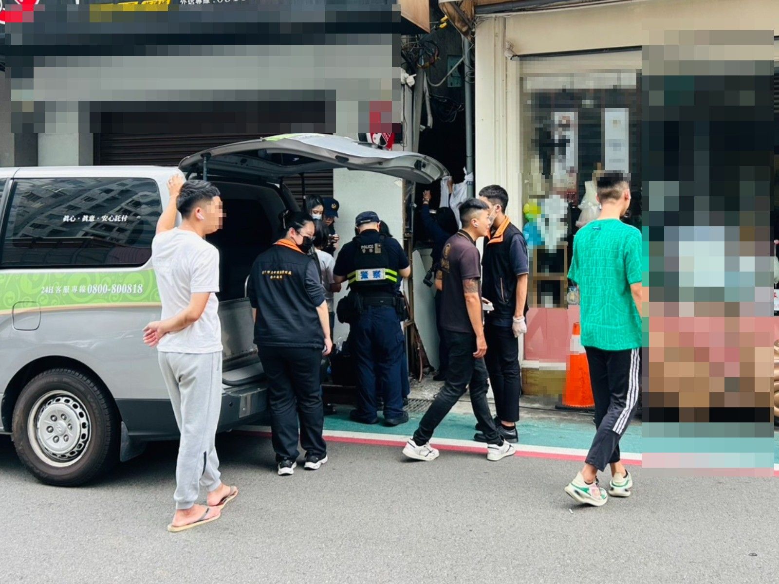 一中商圈百貨後方驚見「詭異人形體」! 壯男卡防火巷多日腐爛亡