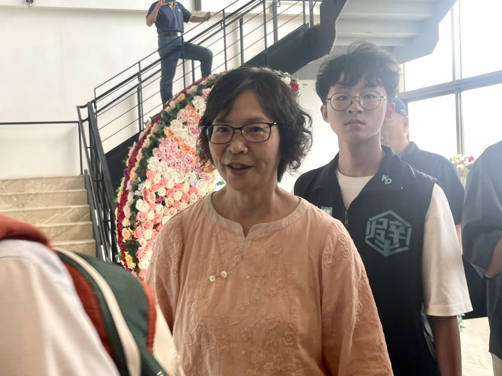 修行出關缺席民眾黨代表大會 蔡壁如下午低調現身黨慶:心情很平靜
