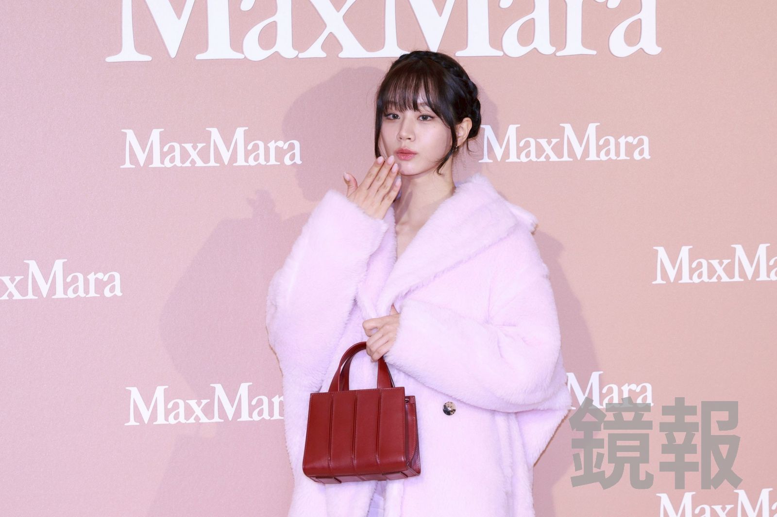 女神來了！惠利空降信義區粉紅look超萌　近距離告白「我愛你」粉絲嗨爆