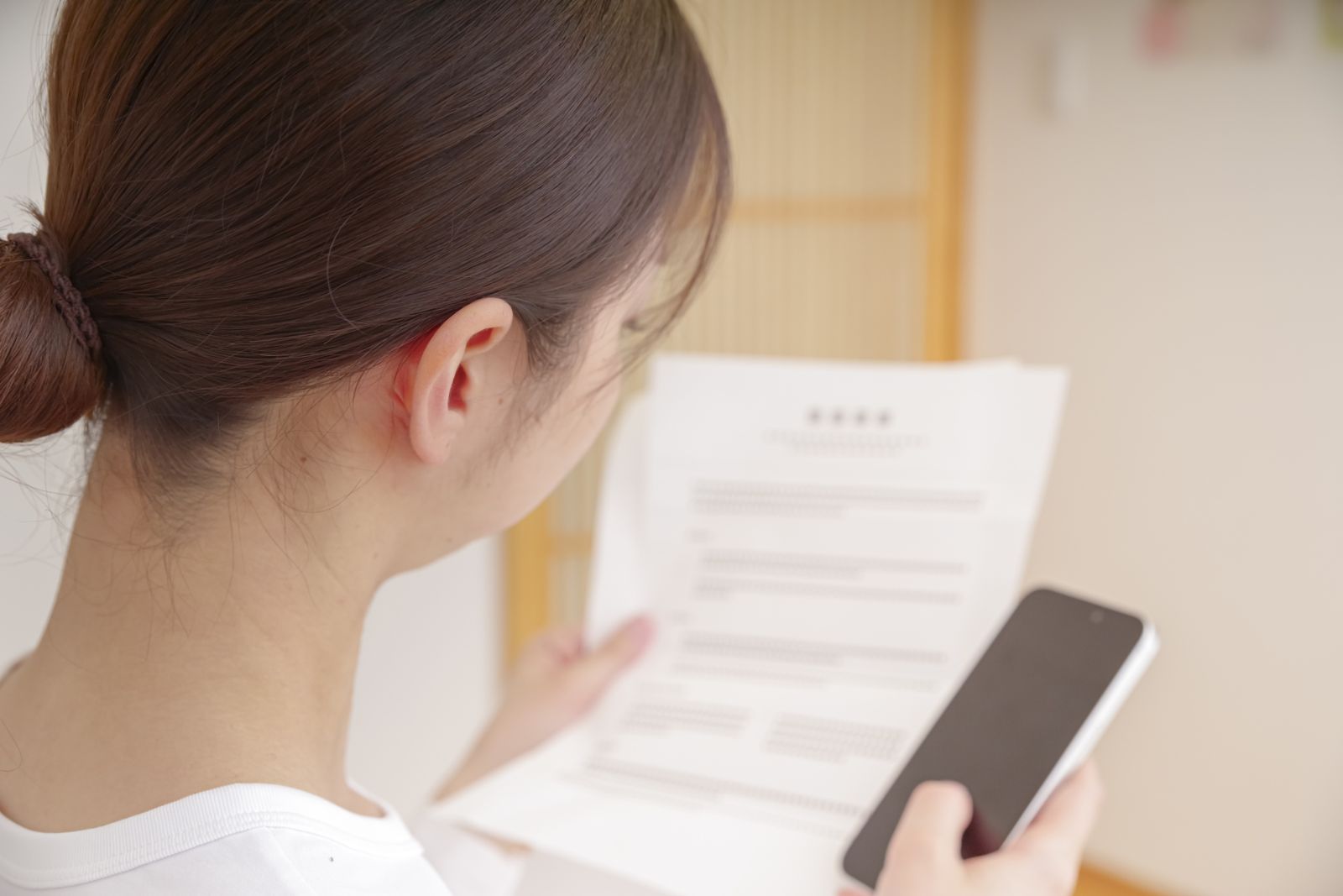 50歲女主管被強制退休！公司趕人理由超瞎　她靠「1截圖」反擊獲賠400萬
