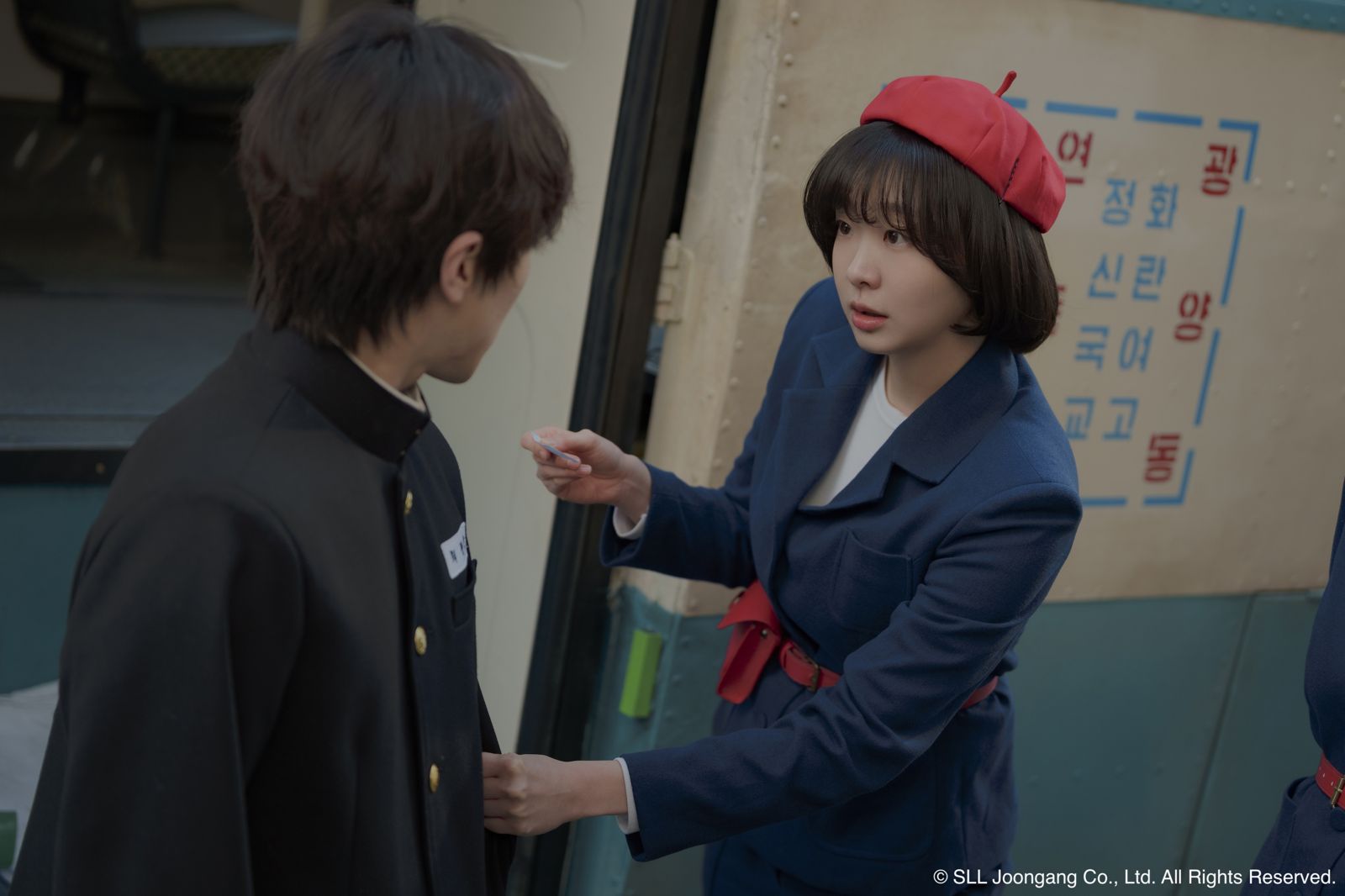 韓劇《百次的回憶》神還原80年代復古感性！　車掌小姐金多美：傳紙條好浪漫