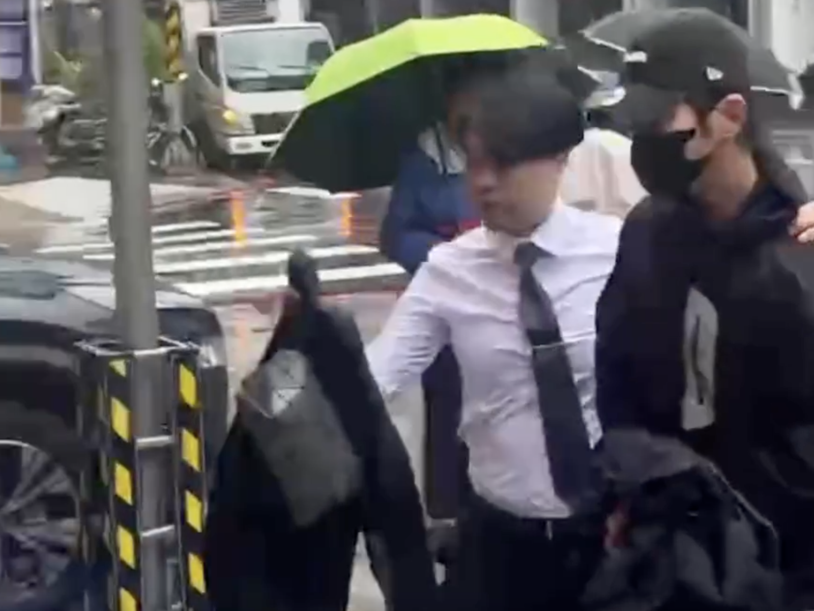 藝人閃兵風波延燒!修杰楷、陳柏霖遭拘提畫面曝 Energy書偉也涉案