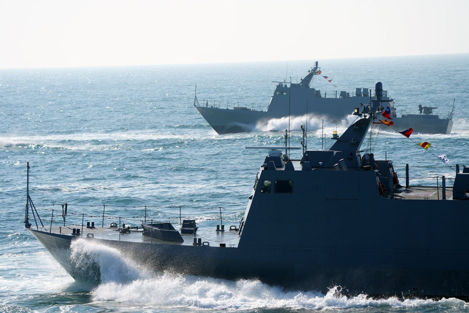 站在台灣人自己的生存、區域的和平乃至人類文明的立場，沒有任何道理必須去附和北京政府的論述，為獨裁者保留、鞏固發動戰爭的籍口。圖片翻攝自國防部發言人臉書