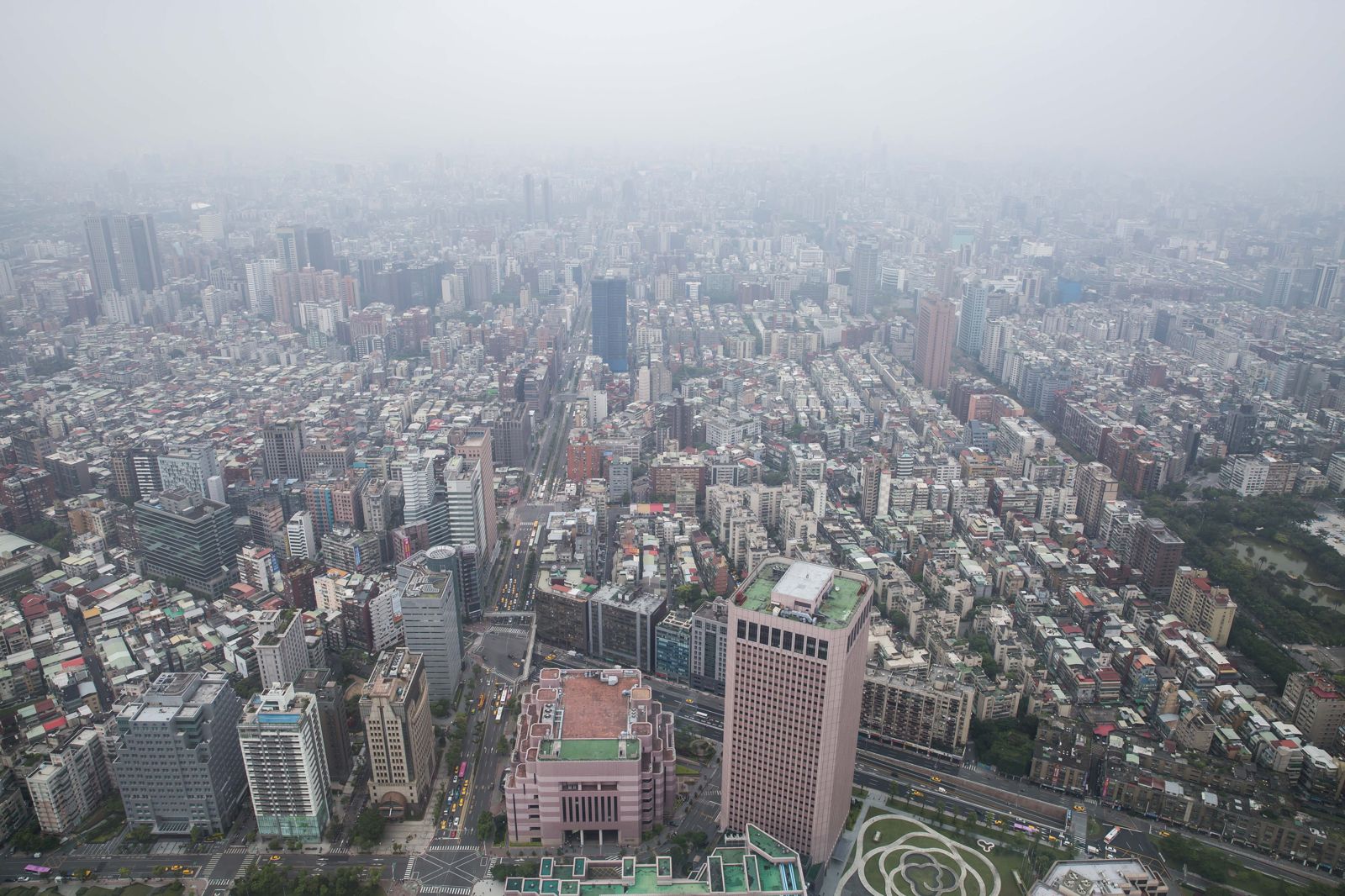 熱錢退讓房價跟著跌　限貸令打趴中南部房價　剩雙北有撐