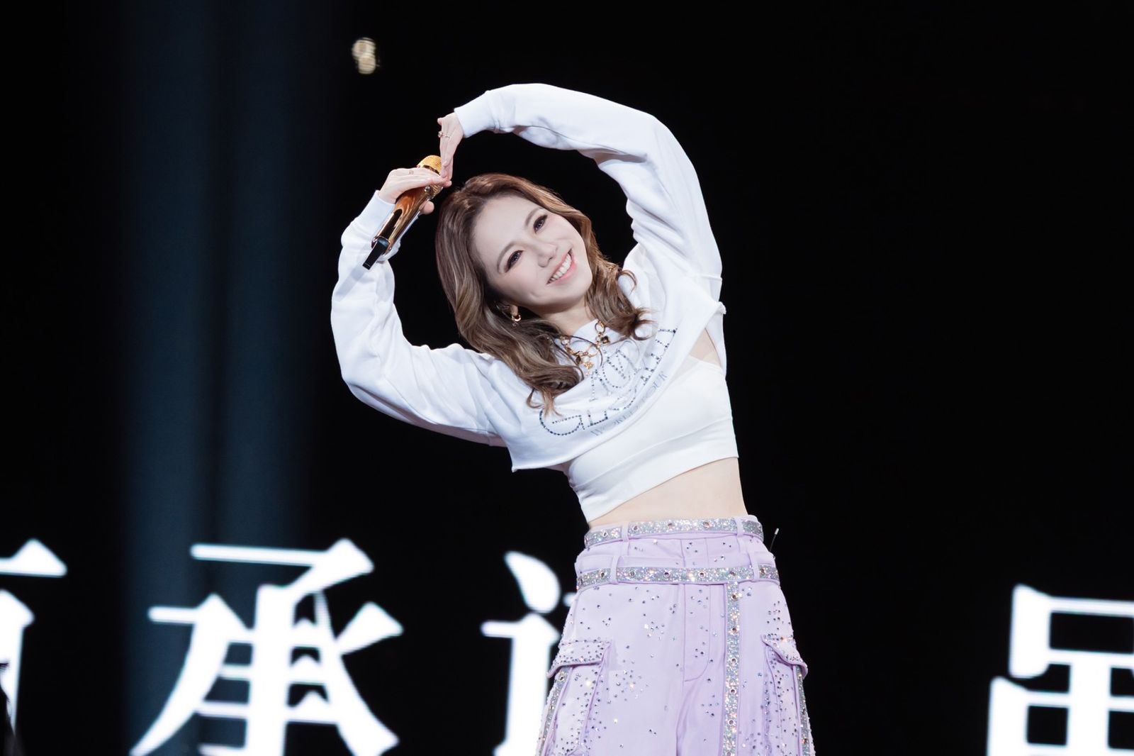 鄧紫棋大巨蛋16萬張票秒殺！男友外公竟是關之琳前夫　7400萬酬勞仍拿不回