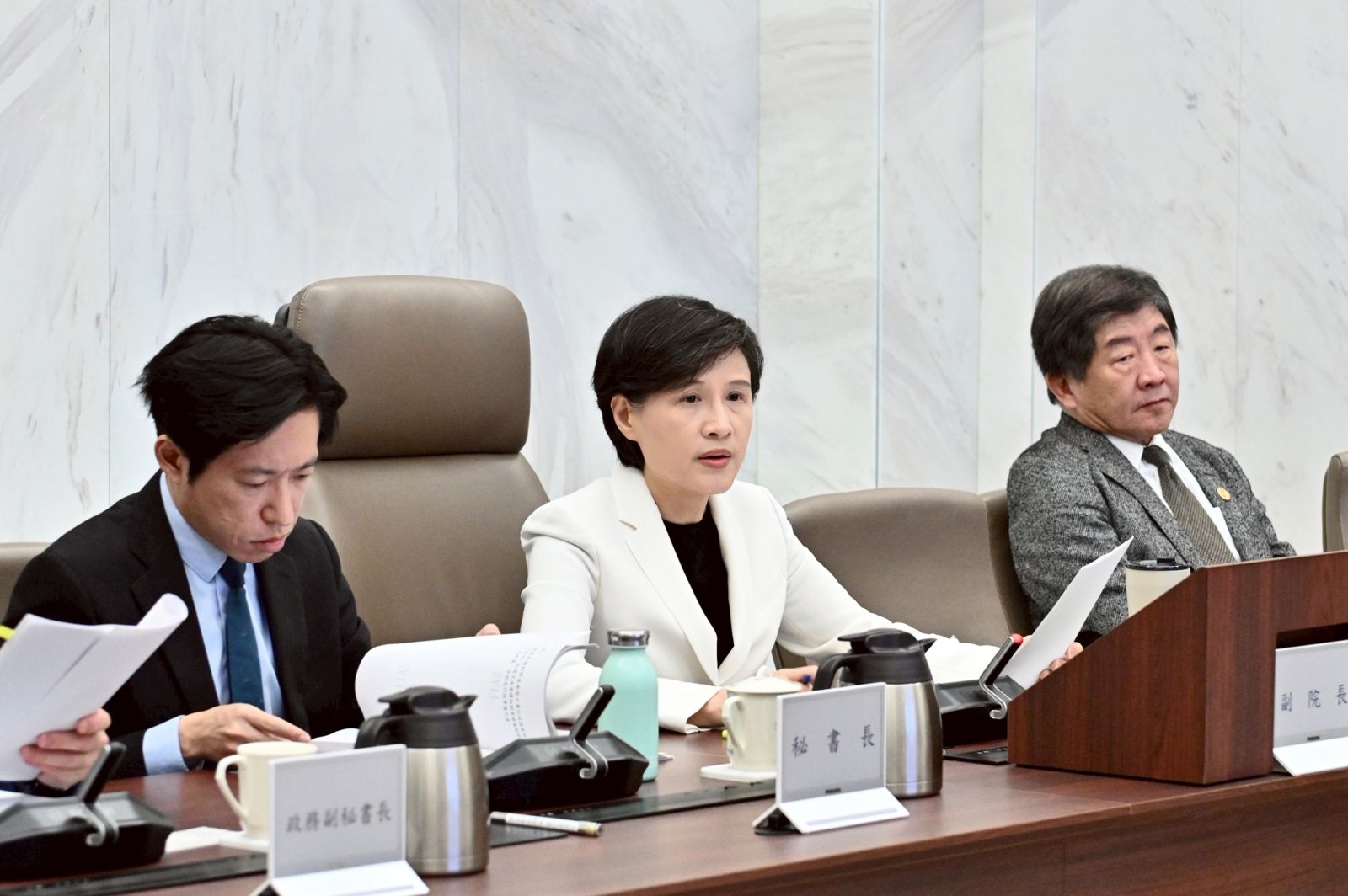 卓榮泰喉嚨不適今請假未主持院會 副院長鄭麗君代理