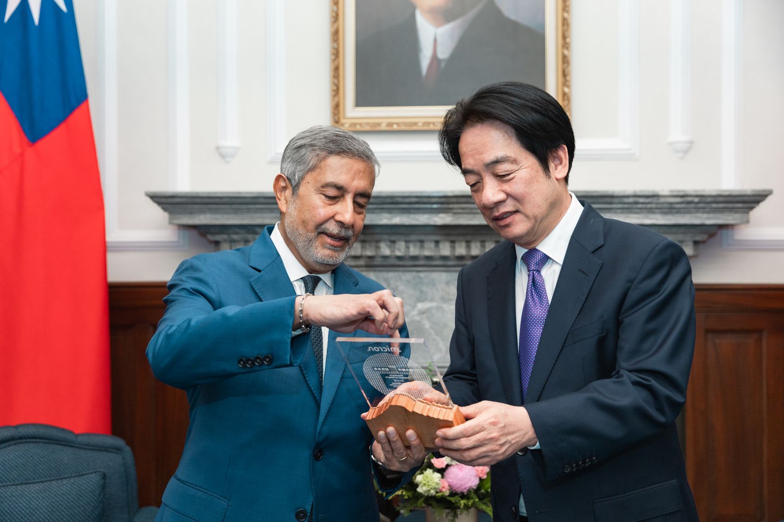 賴清德總統29日下午接見美光科技梅羅特拉(Sanjay Mehrotra)總裁暨執行長一行。(總統府提供)