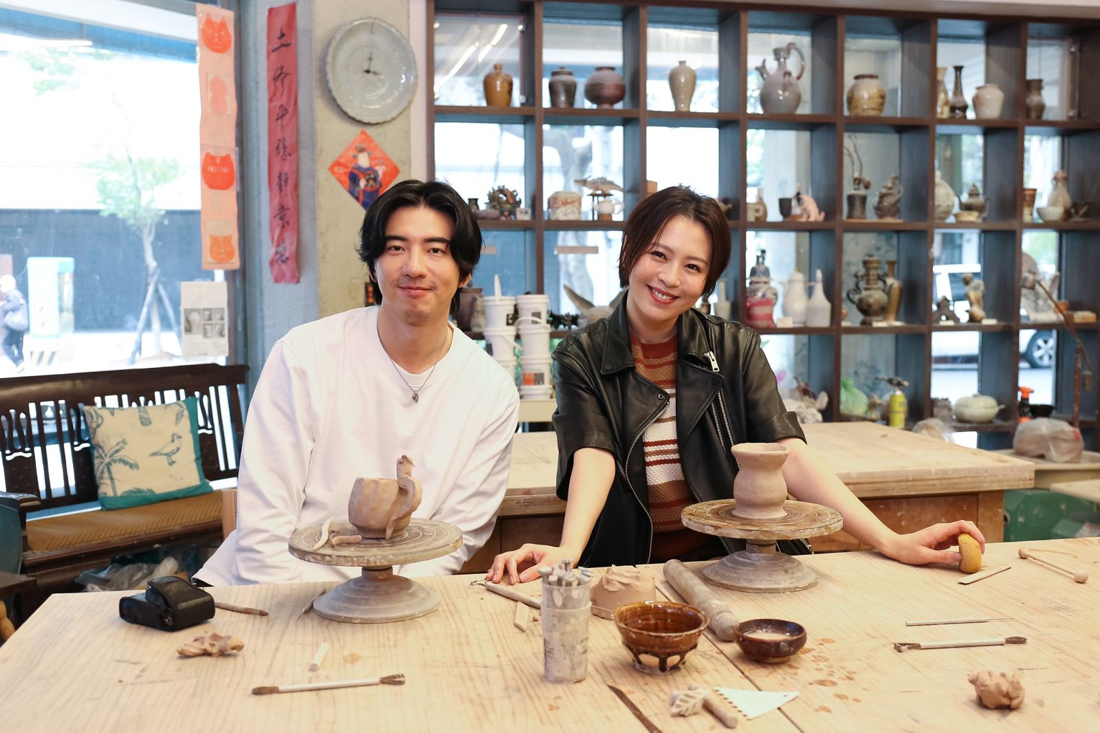 傅孟柏下戲回家「搬沙發砸碎落地窗」　下一刻理智上網