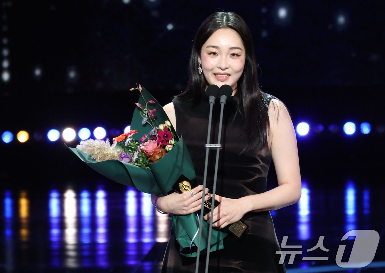 金敏荷以《柏青哥2》拿下國際部門女子演技獎。翻攝news1