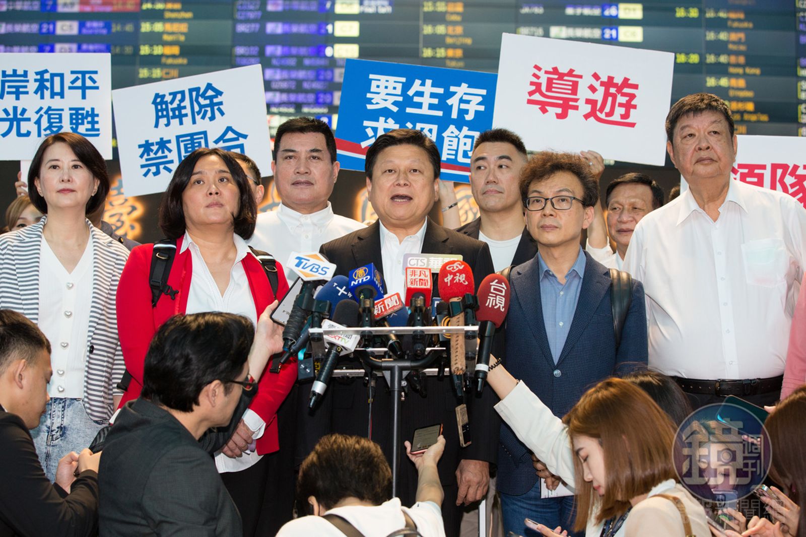 傅崐萁去年開議期間率藍委訪中,引發爭議。鏡周刊