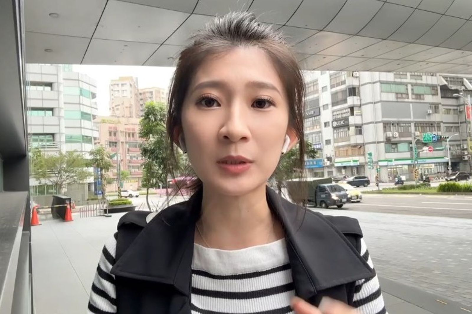 民防手冊指「若被侵略政府宣佈投降是假訊息」　李明璇：不投降從來都不是負責任的政府該做的
