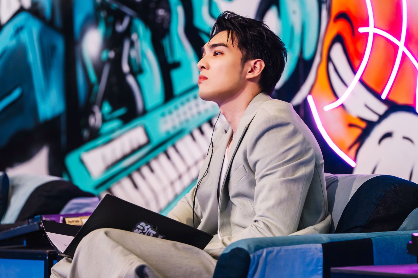 黃偉晉公開《星光大道》合照！隔16年再度再遇評審陳子鴻