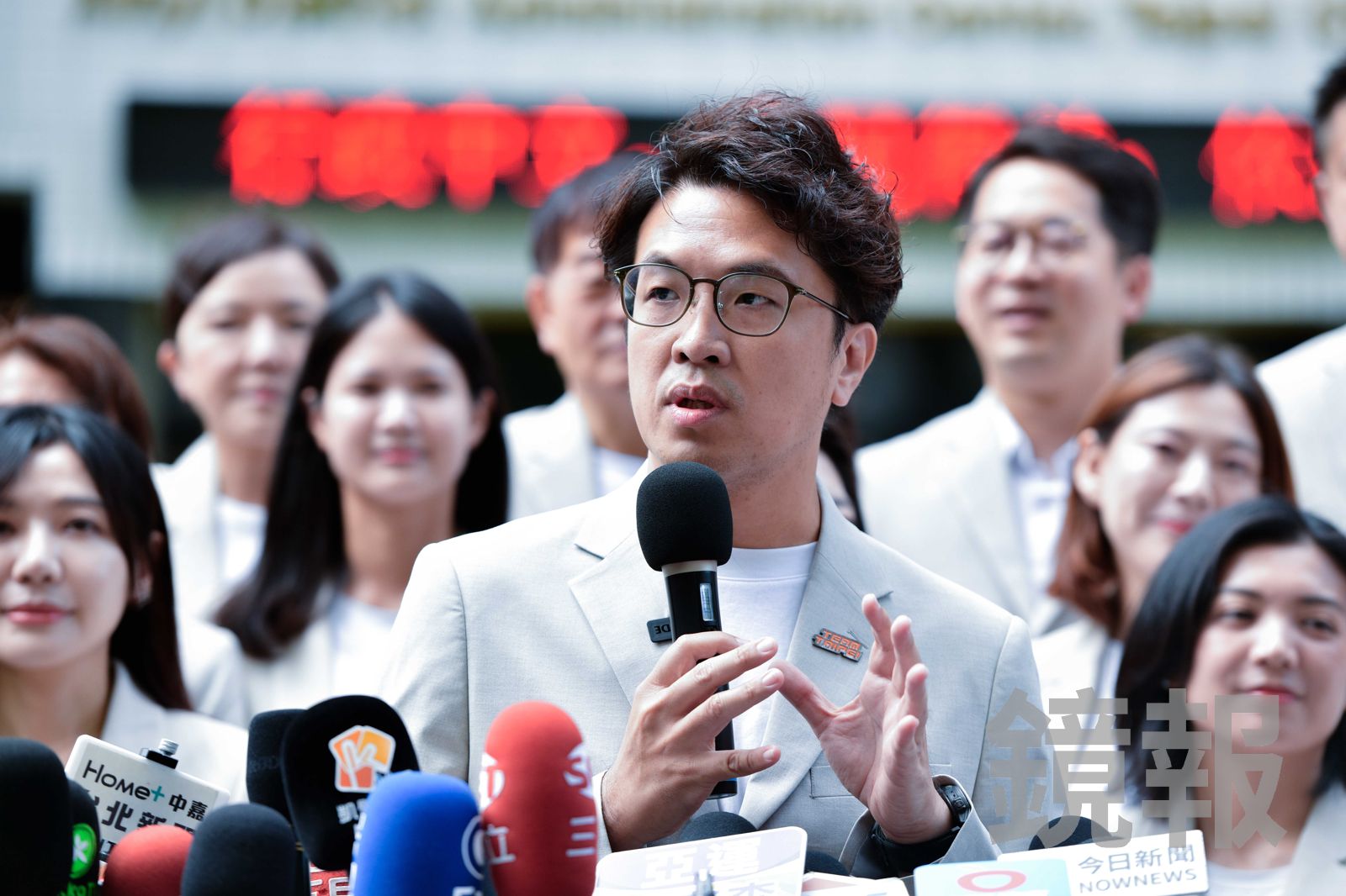 造謠「50萬人歡呼沈伯洋」兇手是他!學者嘆:假新聞一堆人相信...年底恐被AI介選