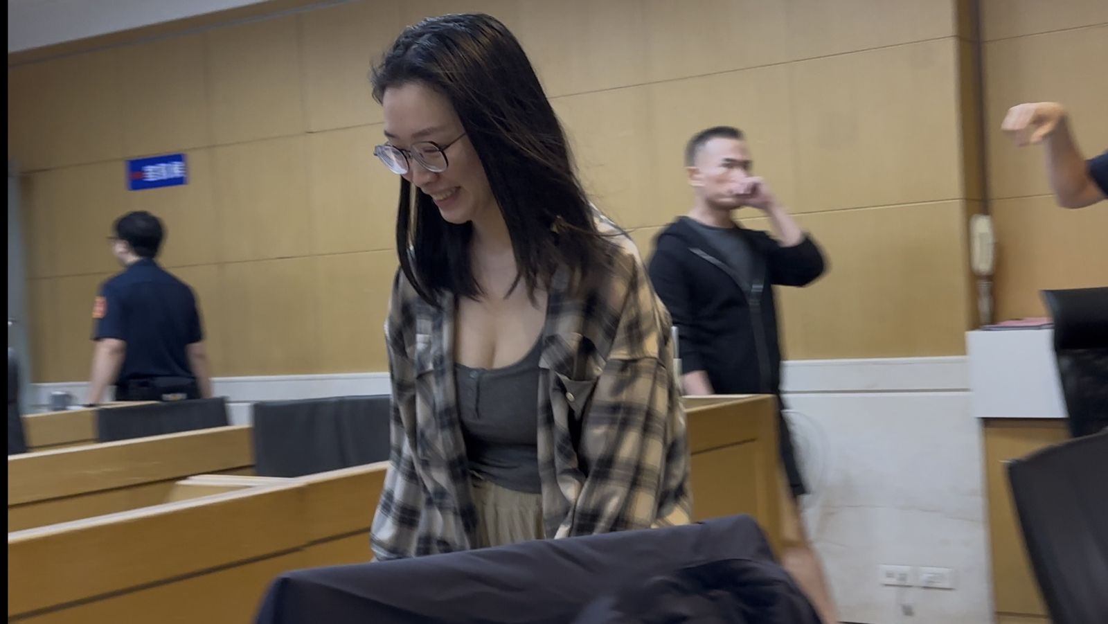 太子集團在台洗錢107億起訴！8波搜索收網　「爆乳女特助」下場曝光