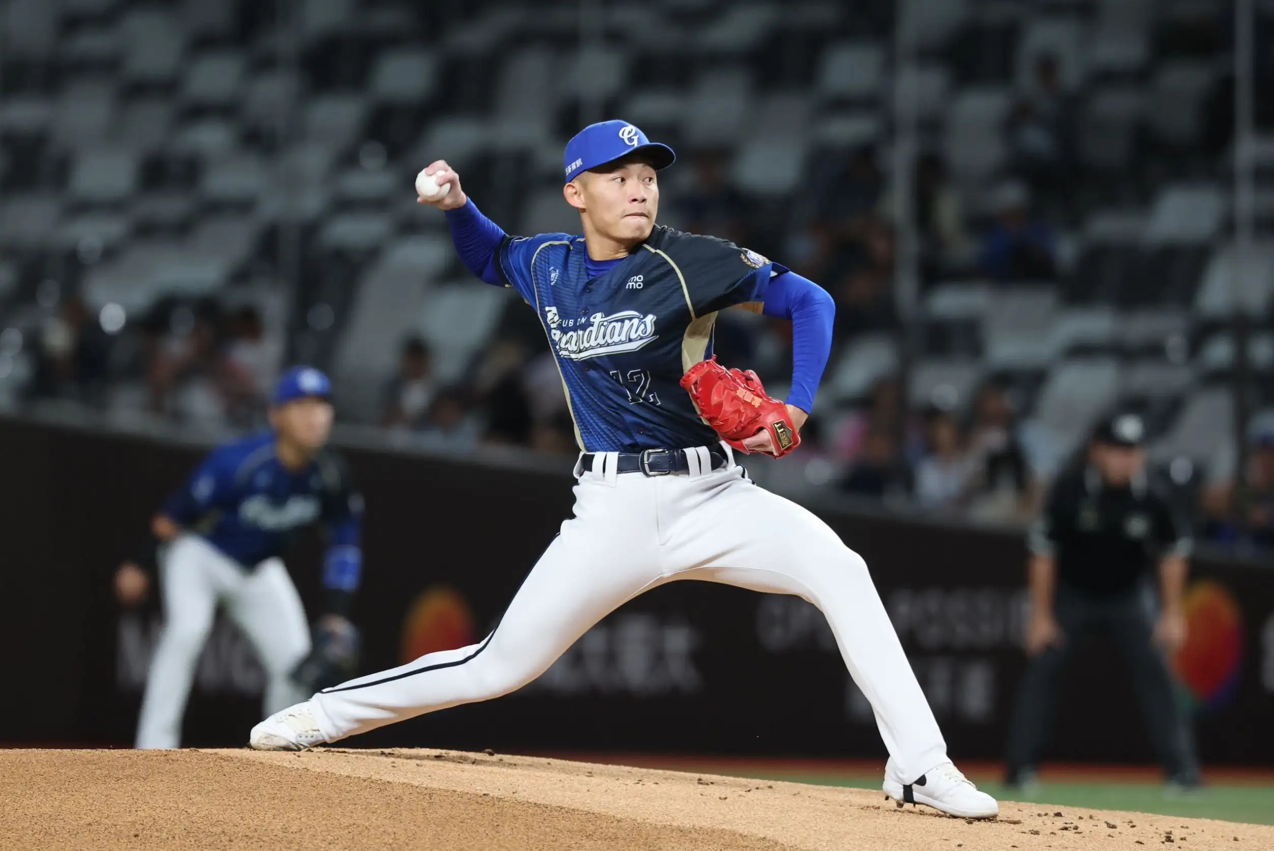 富邦打爆威能帝!19安改寫大巨蛋紀錄 江國豪7局封鎖樂天