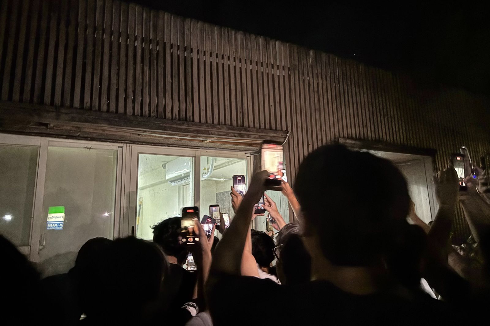 台大「擒屎皇」遭逮!百人暴動浴室蹲點抓人 律師見本尊「驚吐1句」