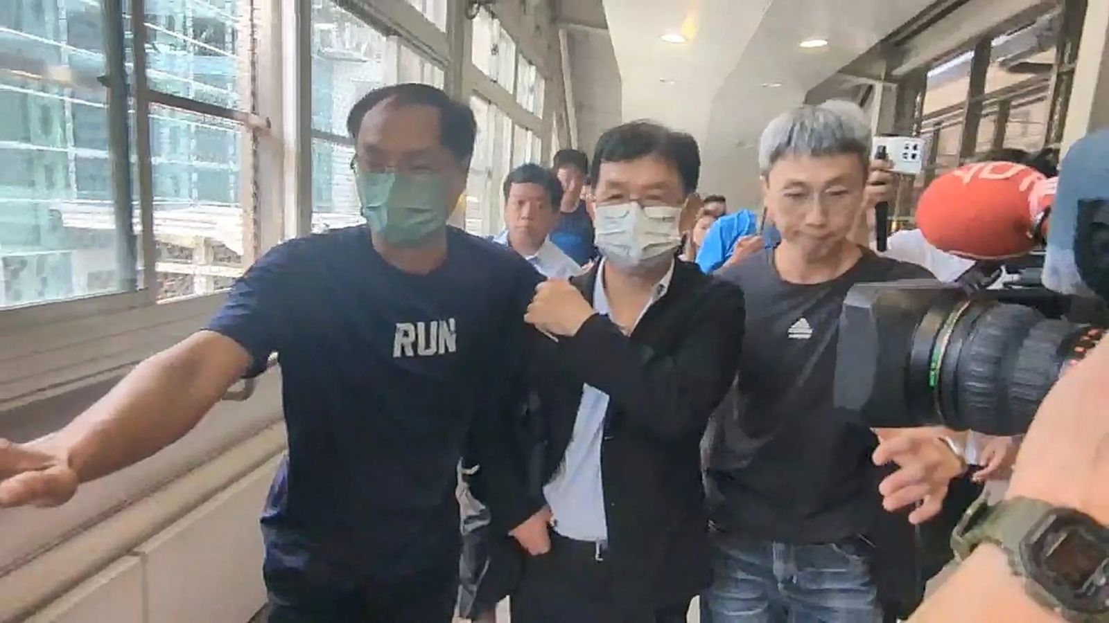 彭振聲妻跳樓自殺引爭議　李來希點名2單位自我閹割