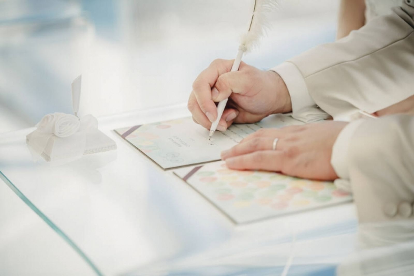 莫名成已婚人士！前女友寄牧師認證「結婚證書」　警：工作23沒遇過