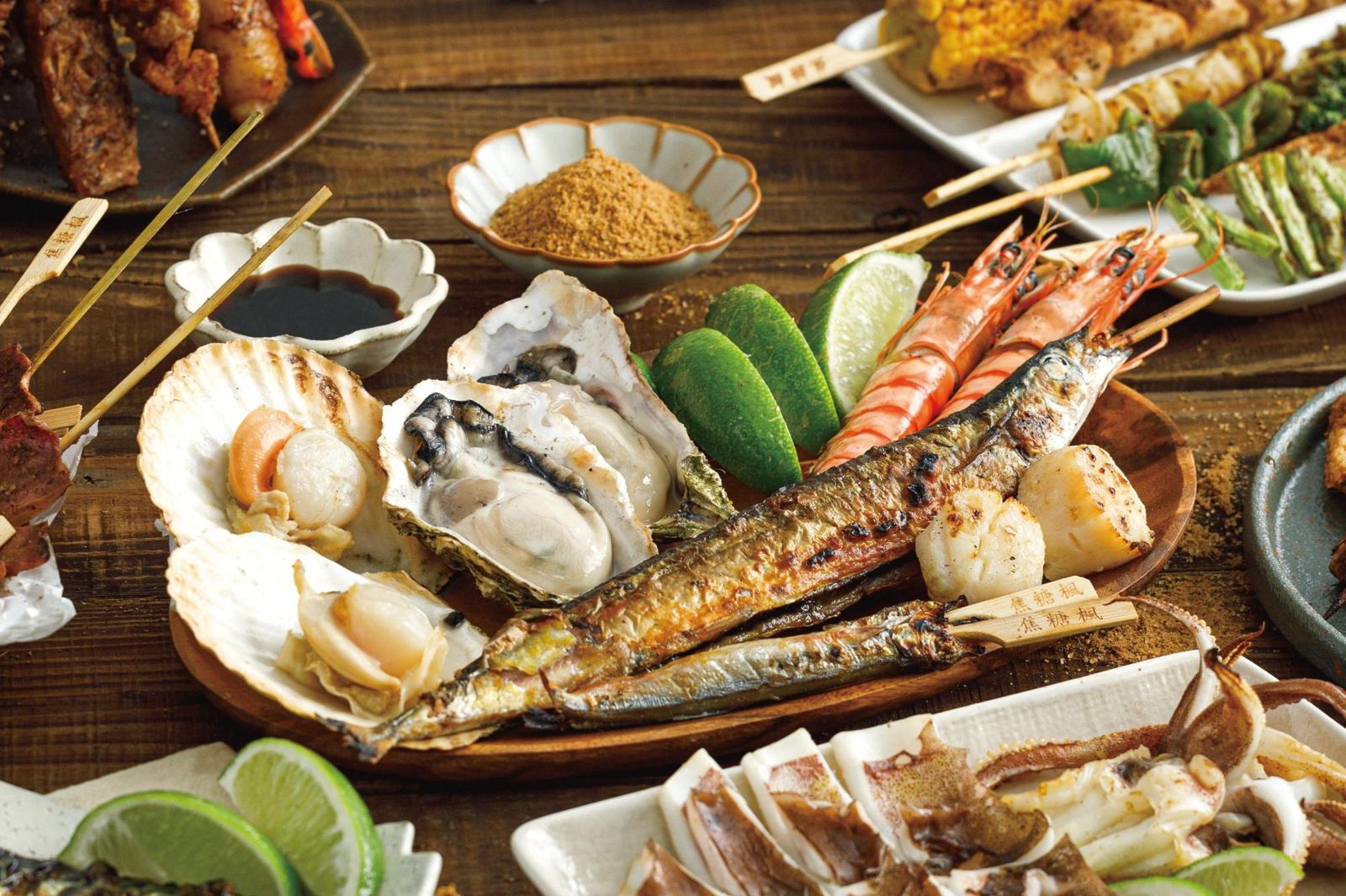 「明太子秋刀魚」魚皮焦脆,肉質腴嫩,搭配明太子鮮味破表。(139元/尾)