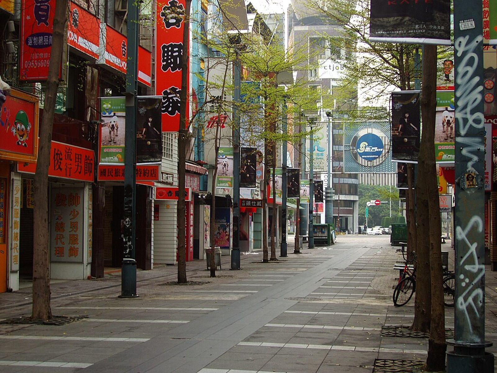 韓男住西門町旅社「睡夢中遭全裸澳男闖房強吻」!控業者無危機意識:他尚在台北市遊玩