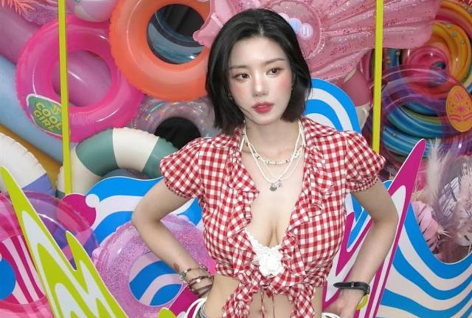 「水彈女王」權恩妃濕身回歸！熱舞躺下F級上圍滑出　大尺度畫面全看光