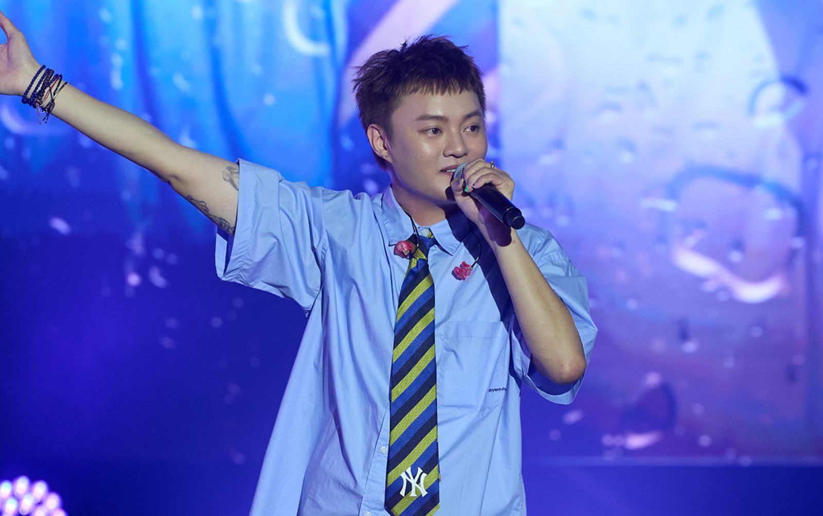 澎湖追風音樂燈光節！許富凱壓軸開唱　粉絲燈海暖翻全場