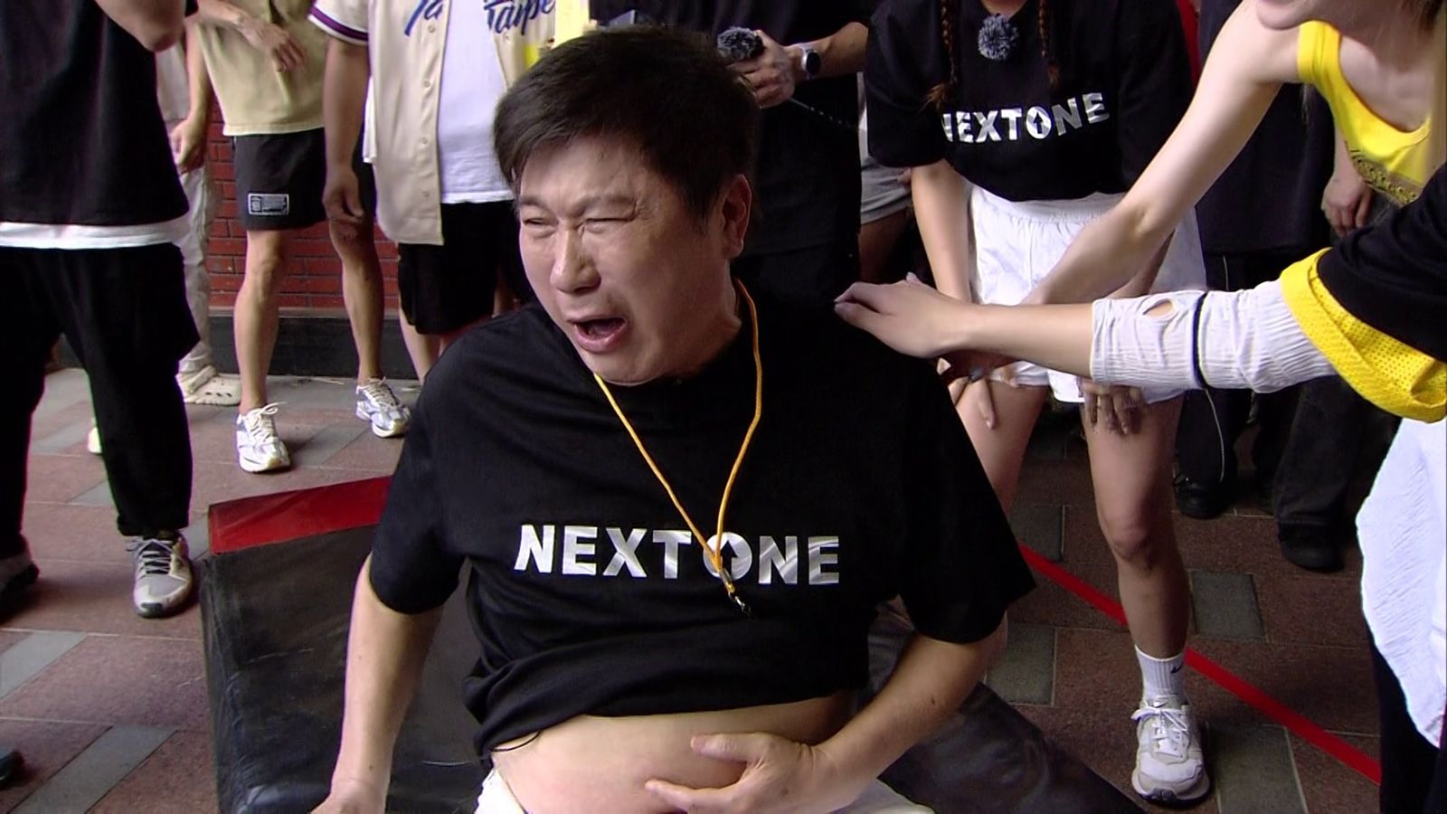 胡瓜說自己的肚子是財庫。民視提供