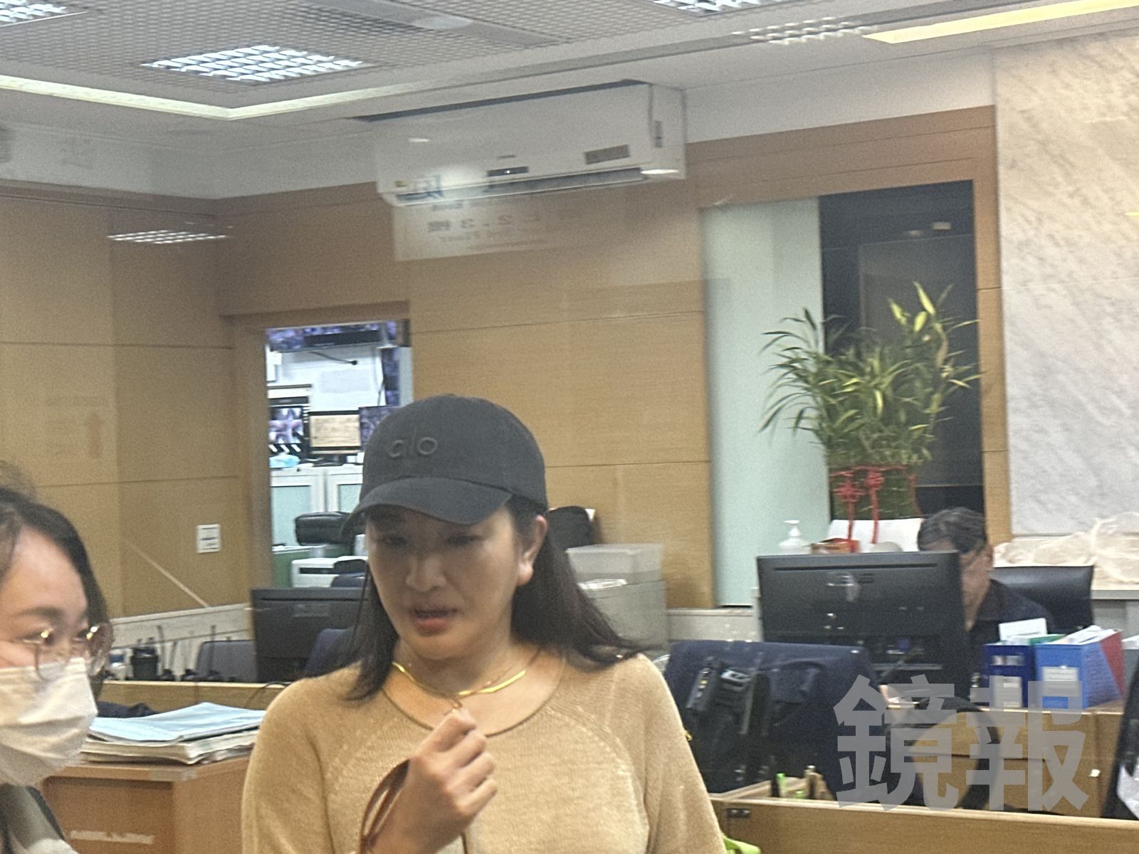 宏泰人壽遭檢調搜索　豪門最悍美媳也被約談！訊後30萬交保