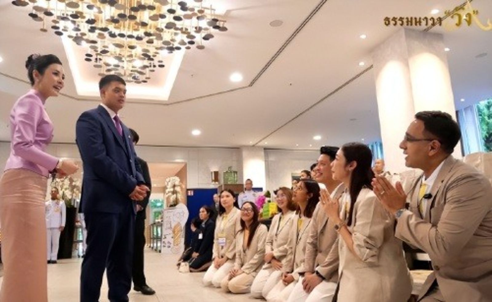 貴妃詩妮娜這次是睽違3年，再度站在舞台上，而且這次多了小王子提幫功的陪伴。圖／翻自《泰國網》