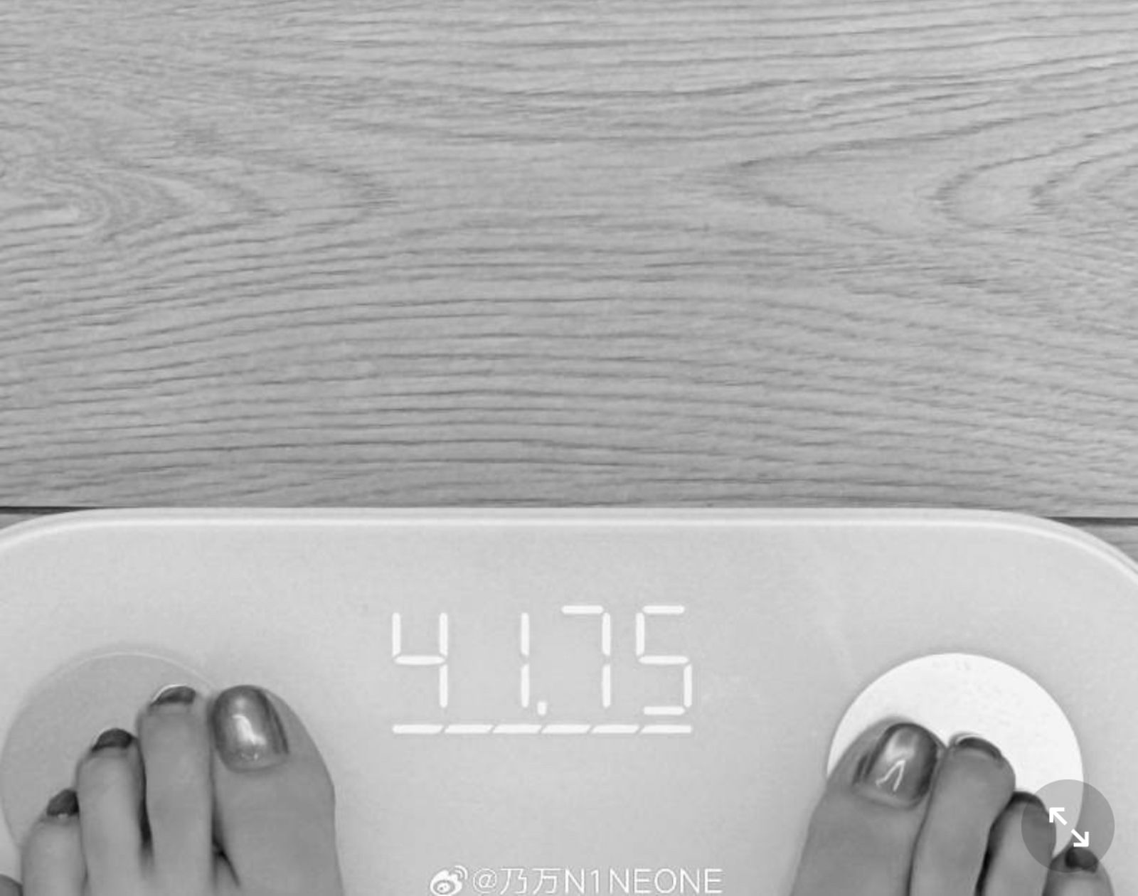 20乃萬的體重只剩41公斤。翻攝乃萬微博