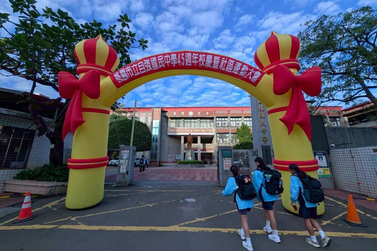 老師不會對你性幻想...桃園某國中爆「性霸凌學生、壓榨代理師」 退休校長被控尸位素餐