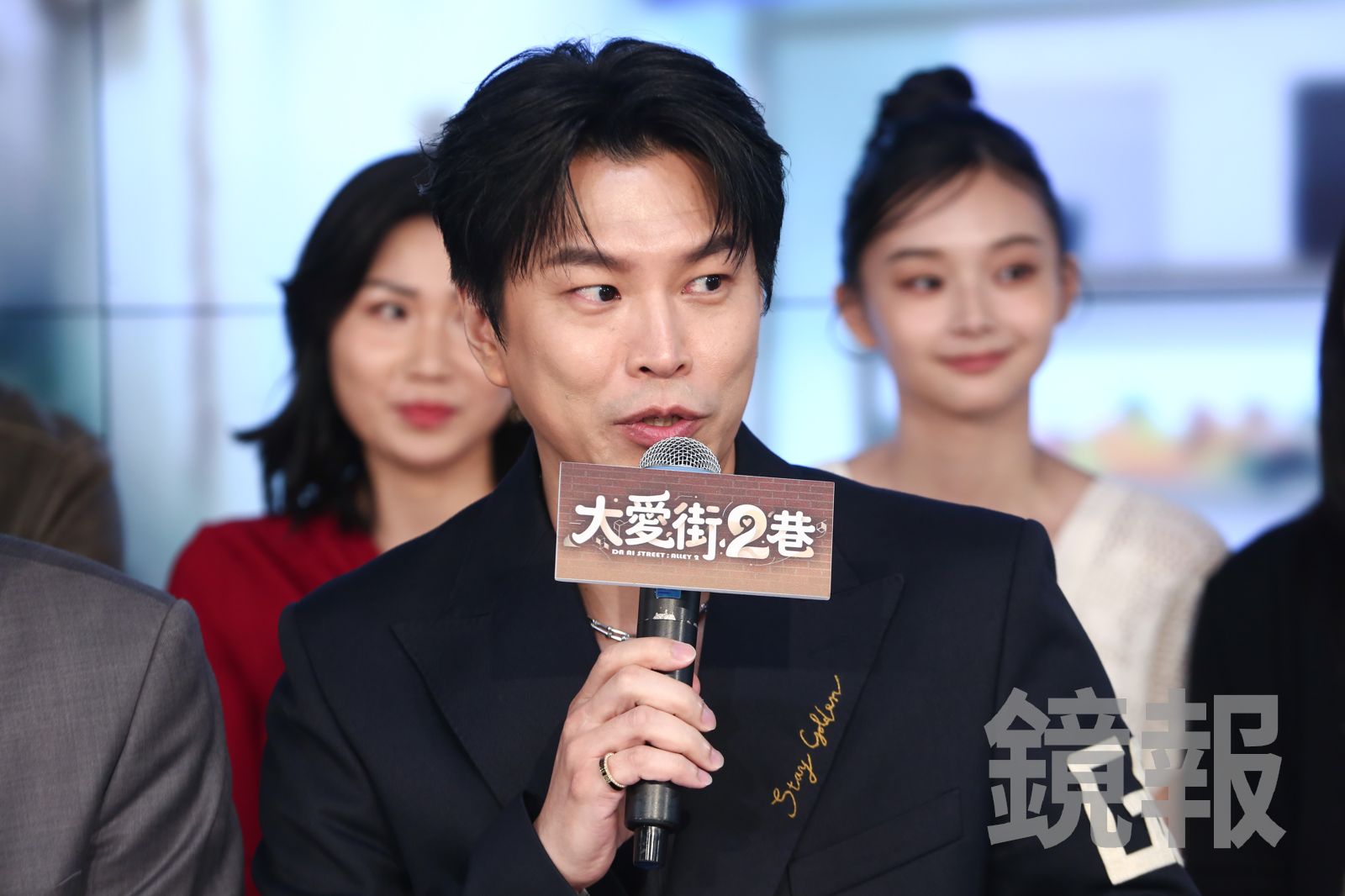 阿弟被問到團員相關問題很尷尬。李鍾泉攝