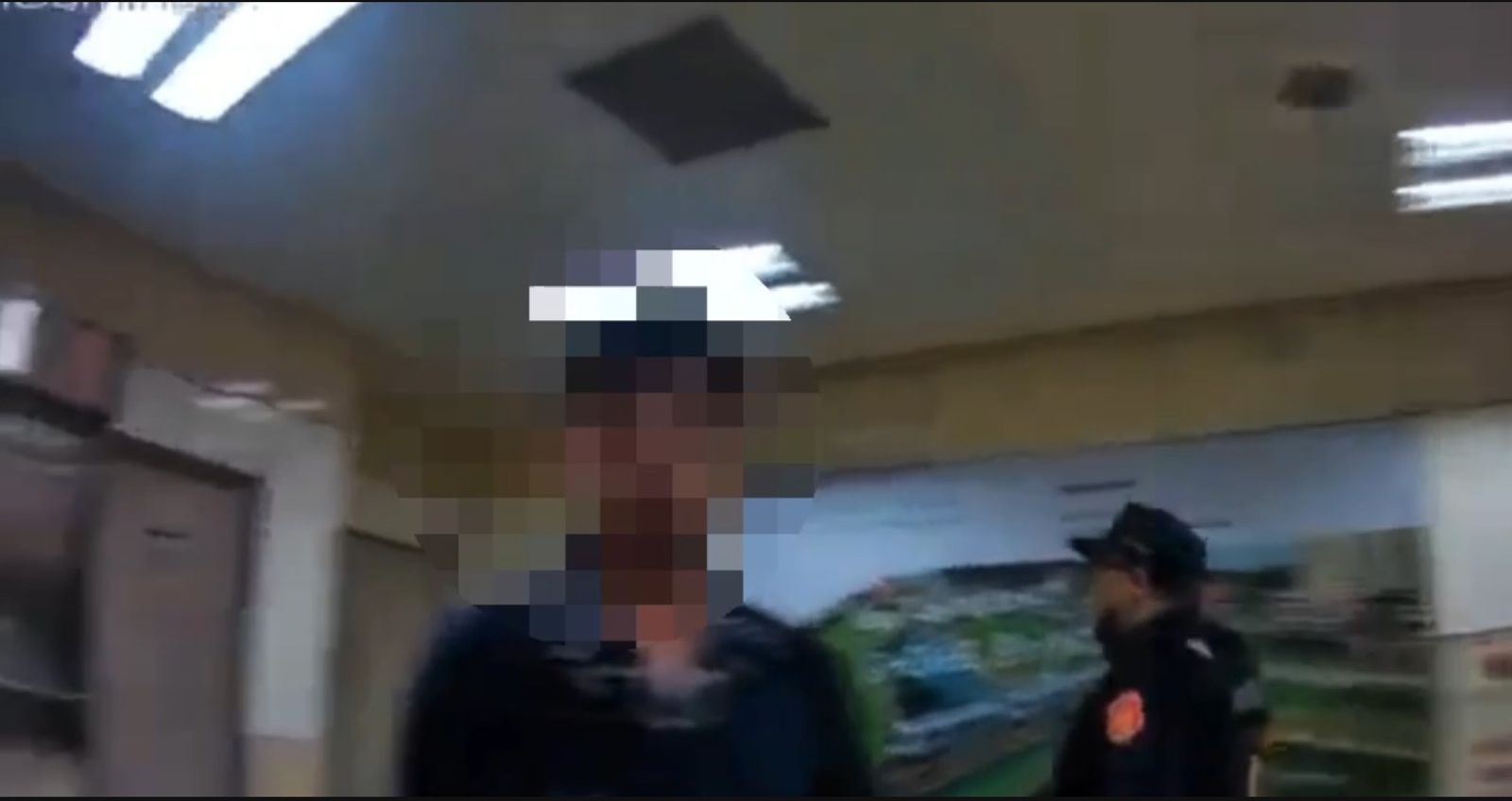 新蘆線深夜驚魂！可疑男子「金屬棒敲立柱」 民眾恐慌四竄