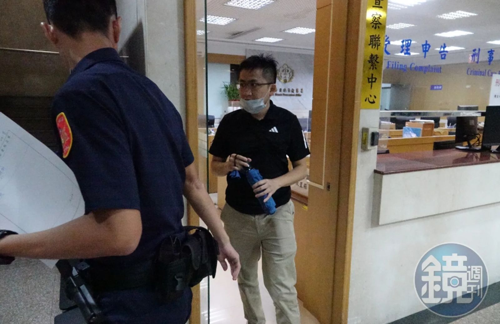 調查官林廷佑以5萬元交保。鏡週刊